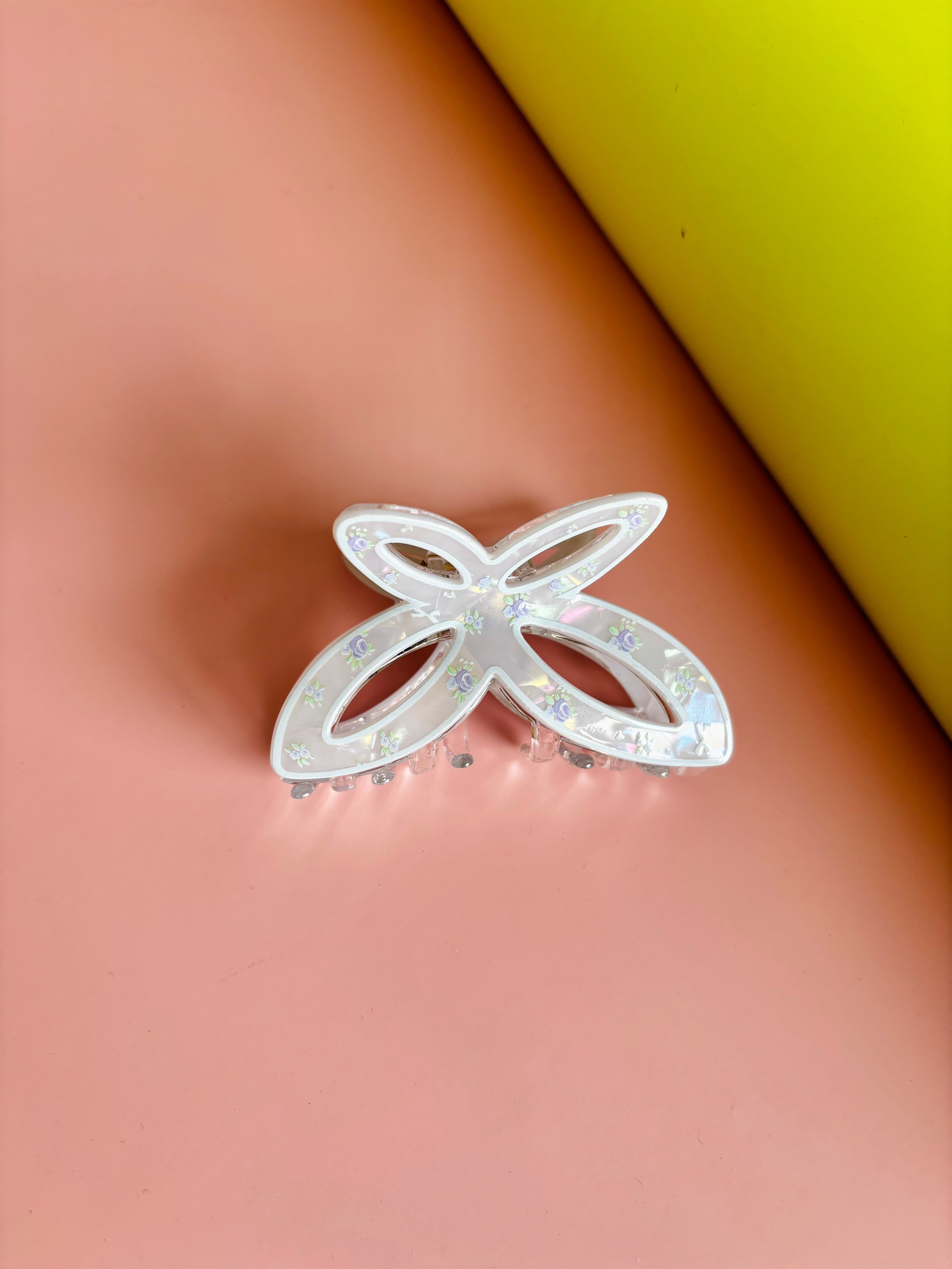 Presilha Borboleta Vazado Floral