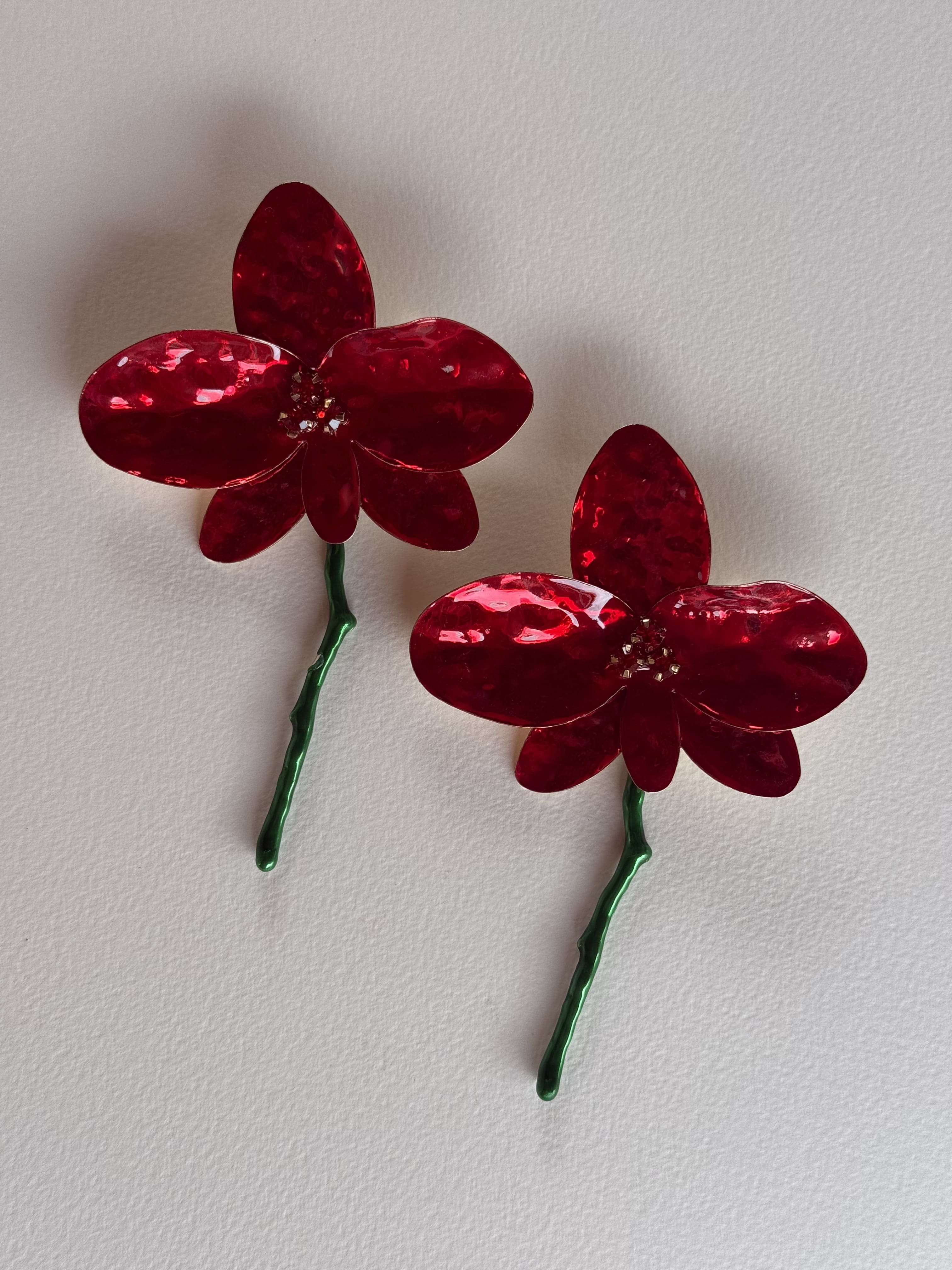 Brinco Flor Vermelha com Haste Verde