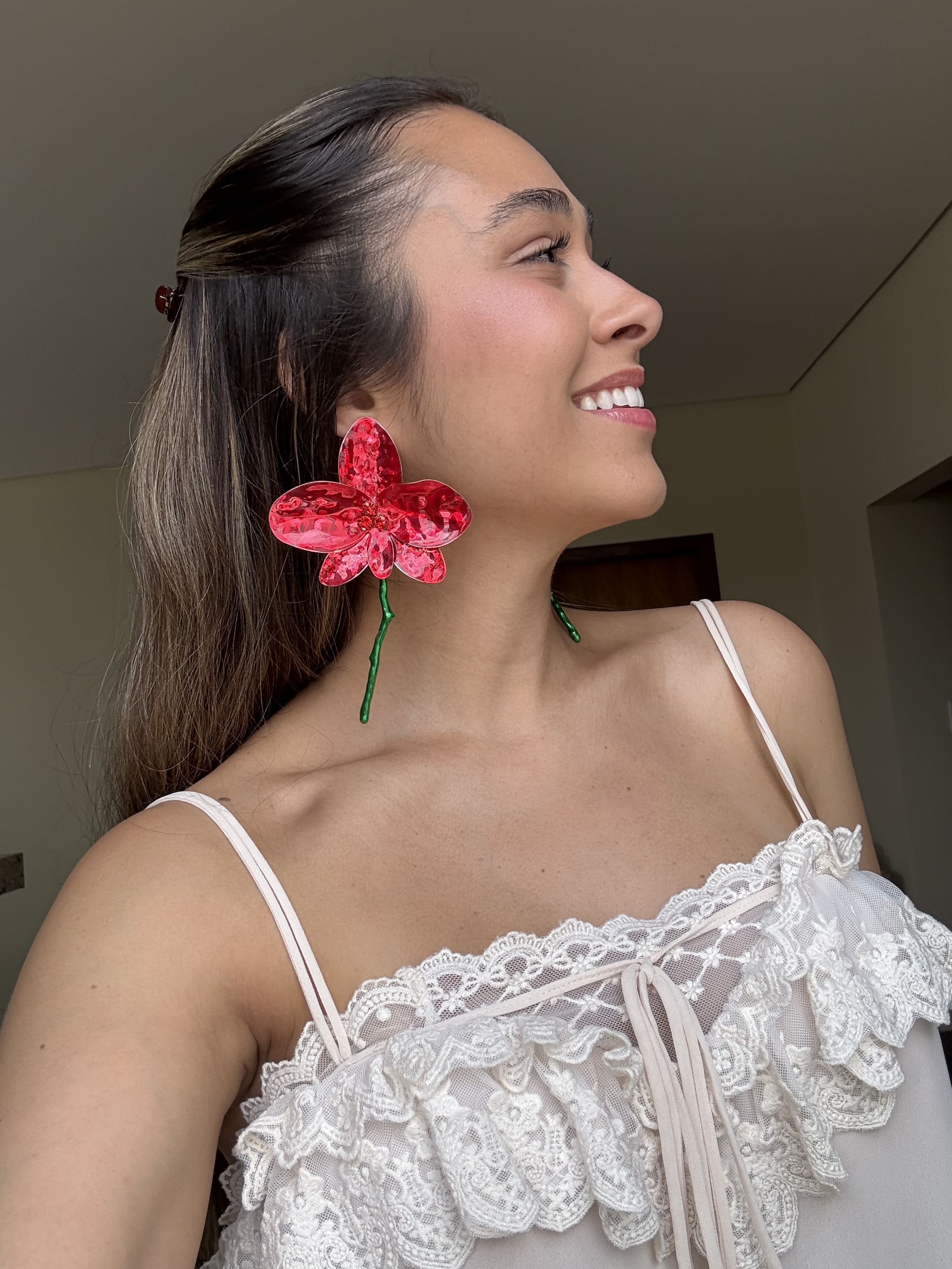 Brinco Flor Vermelha com Haste Verde