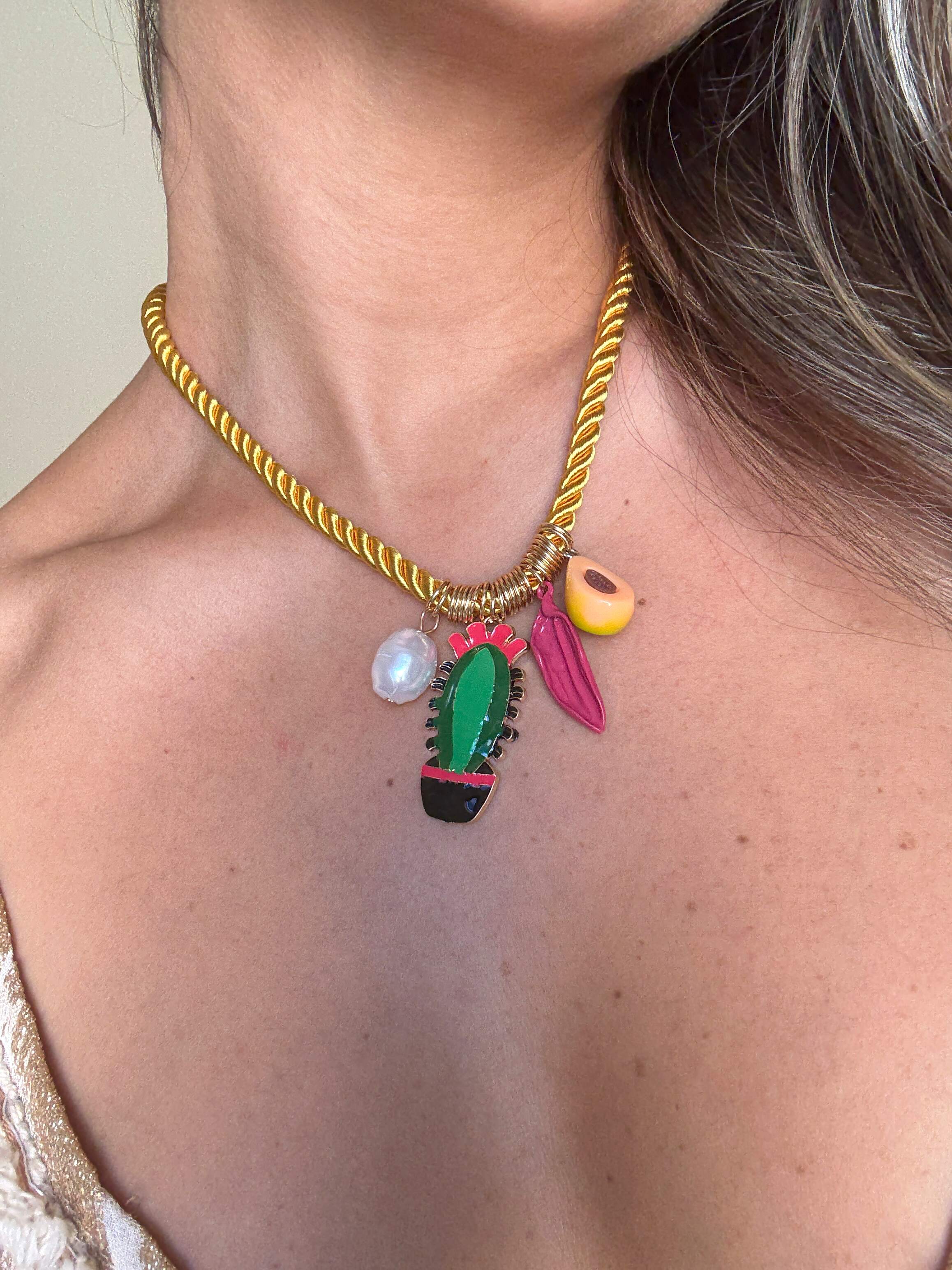 Colar Cacto e Frutas Tropicais