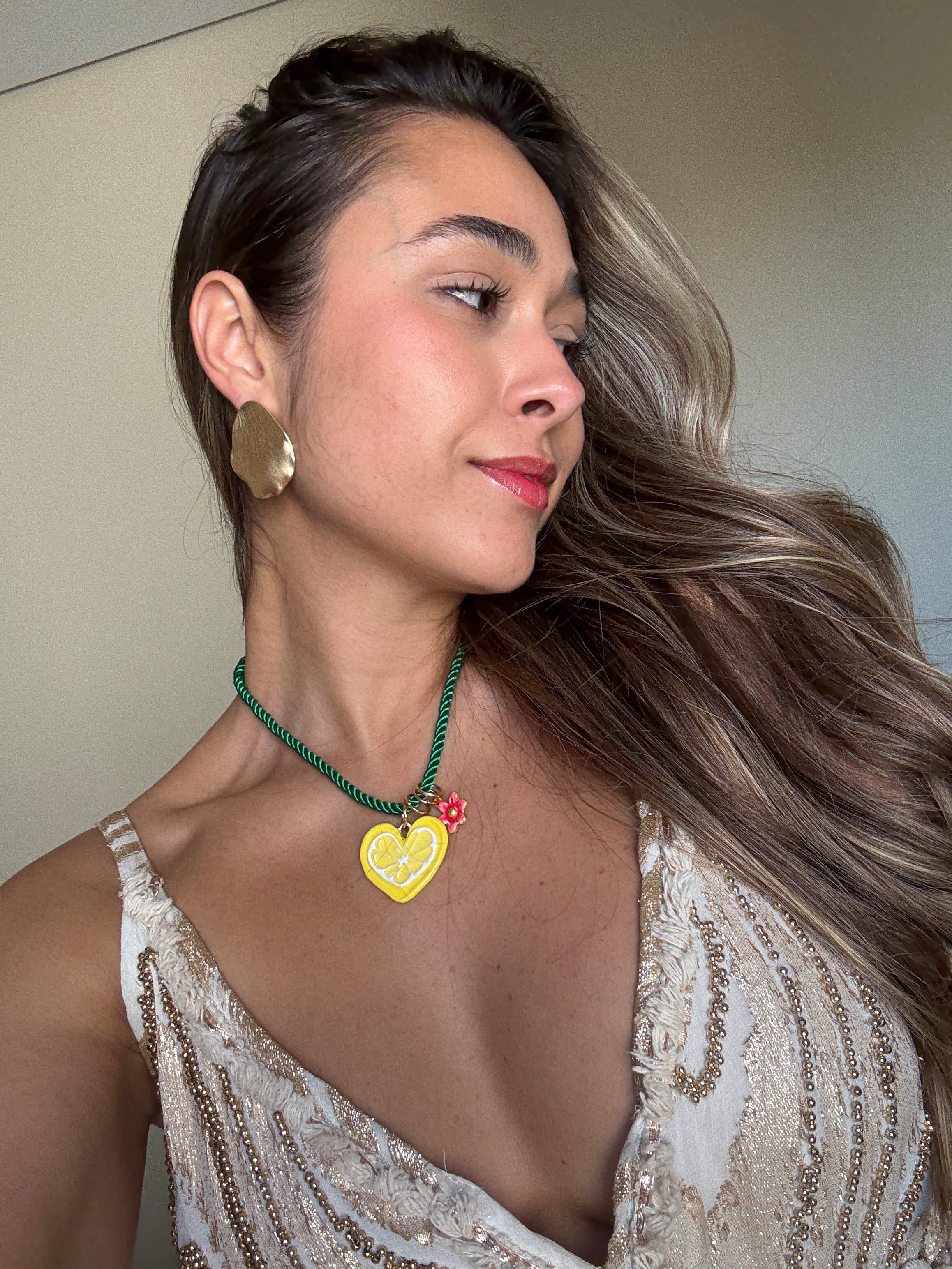 Brinco Folha Dourada Texturizada